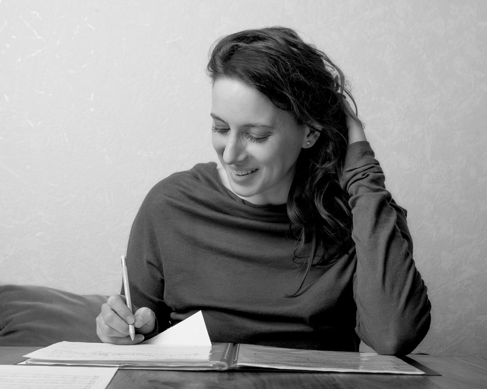 Hannah Maria Relly en train de composer